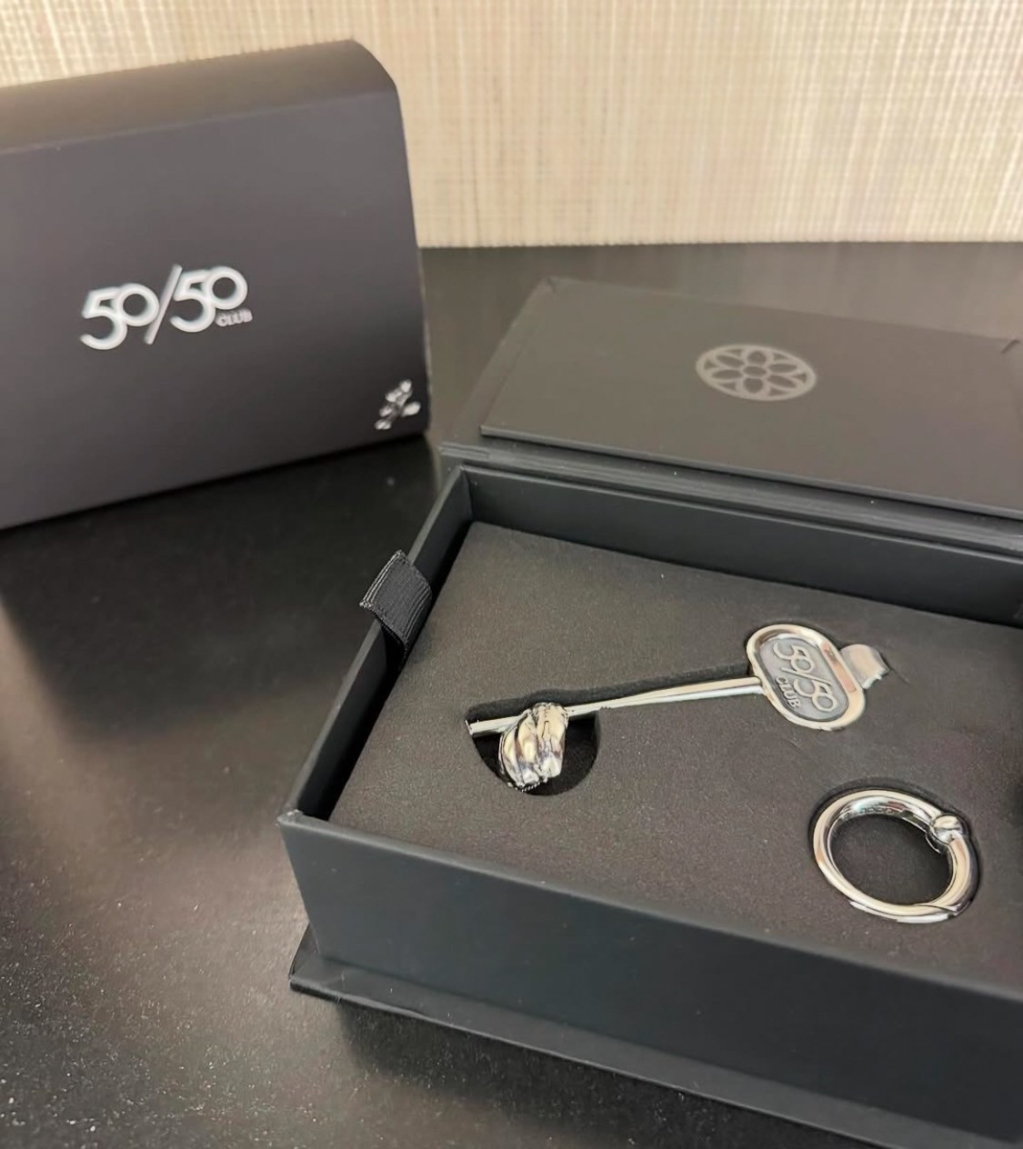 画像・写真 | 大谷翔平＆デコピンがニューバランス社訪問 ソファで