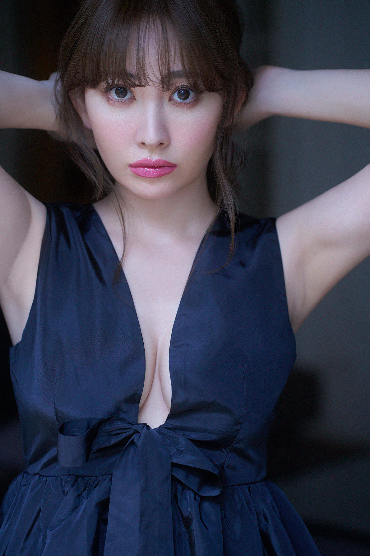 画像・写真 | 小嶋陽菜、ふんわり美乳あらわなボディスーツ姿