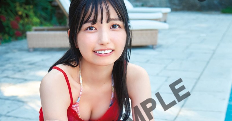 乃木坂46五百城茉央、プールサイドに“ちょこん”座り 1st写真集