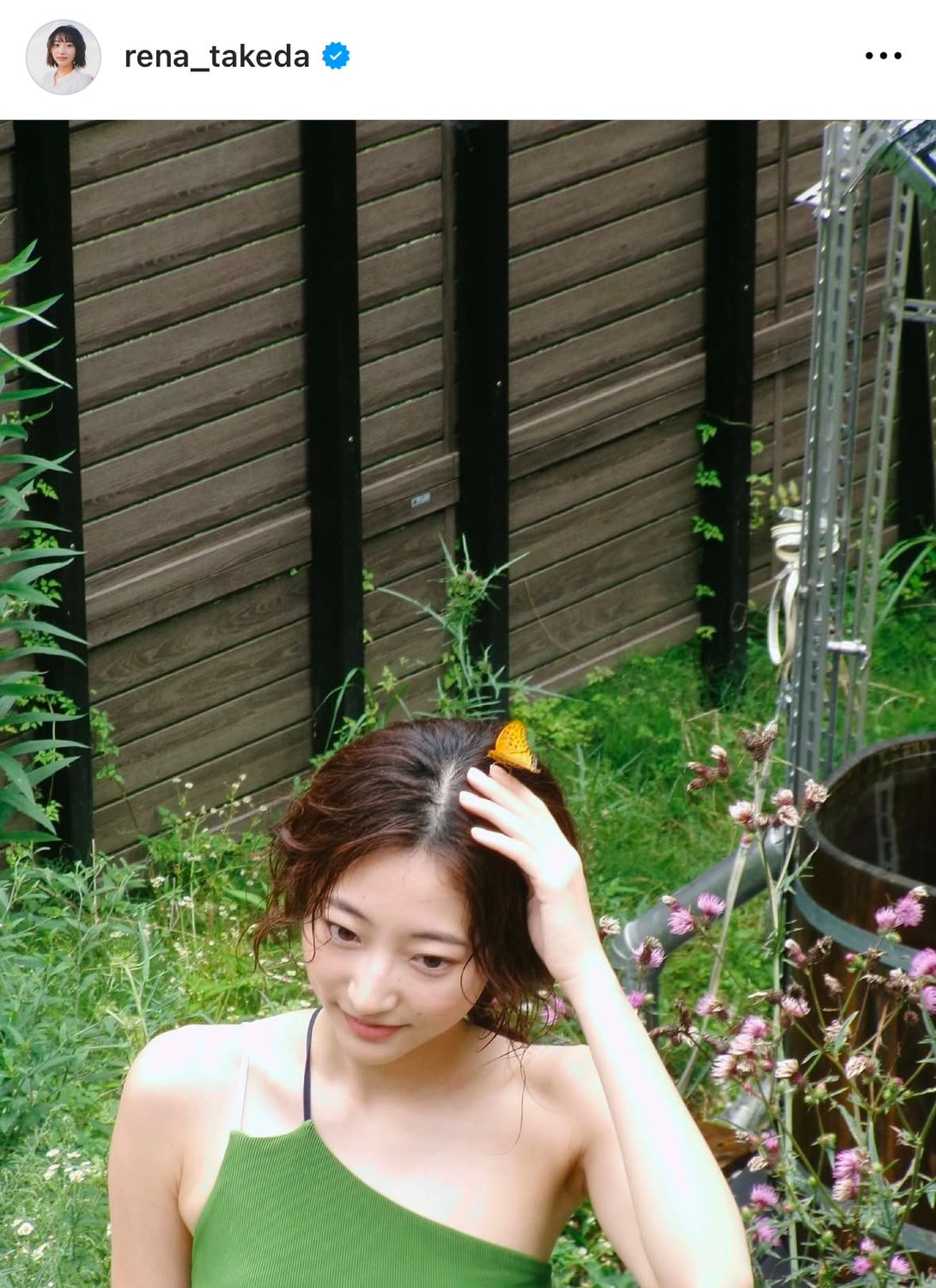 画像・写真 | 武田玲奈、美ボディ全開な水着で“プカプカ” 大胆入浴