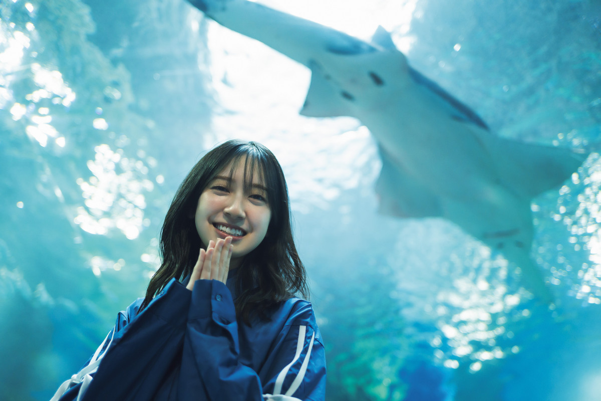 日向坂46金村美玖、クリスマスに『マガジン』表紙登場 彼女感