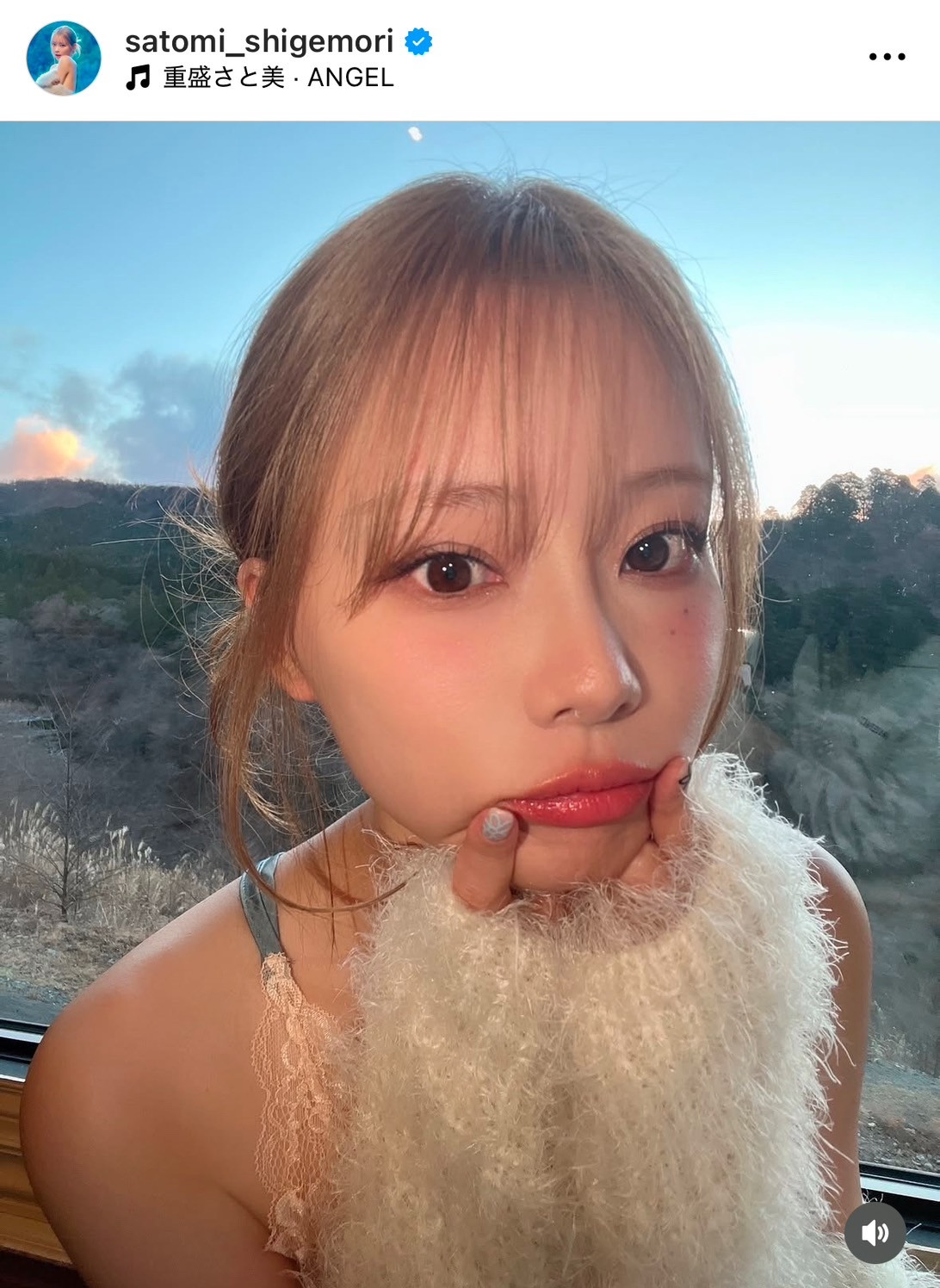 Perushu × MLB モヘアタッチボーダーニット 重盛さと美着用モデル 2025