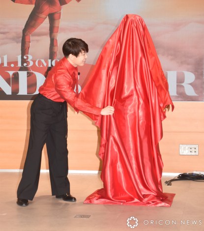 画像・写真 | 西川貴教、防御力弱めの「HOT LIMIT」スーツに苦笑い