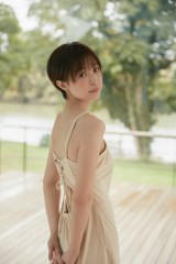 元フジテレビ渡邊渚「フォトエッセイ」新カット公開 はかなげな“見返り