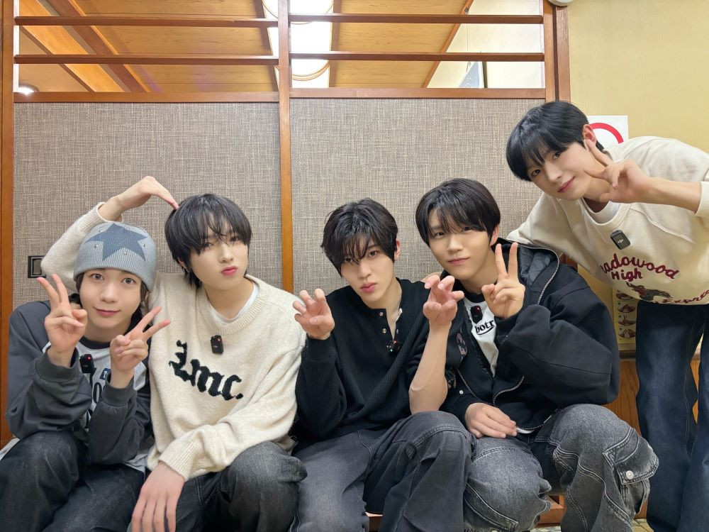 NCT WISH、ライブ後のごはん会に潜入 カンペの無茶ぶりにも全力