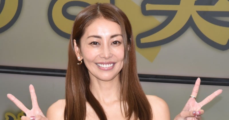 熊切あさ美、自費出版でカレンダー発売「売れないと事務所が在庫を抱える…」 17年かけた美腹筋を披露