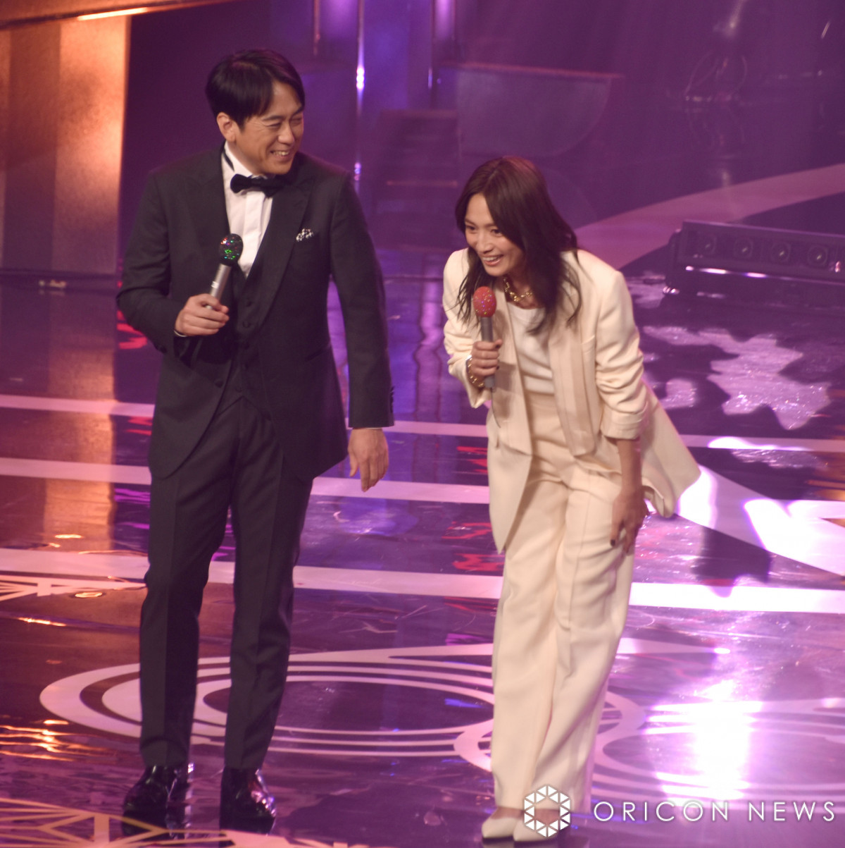 画像・写真 | 【レコ大】川口春奈、年末祭典で脱ドレス 安住アナ