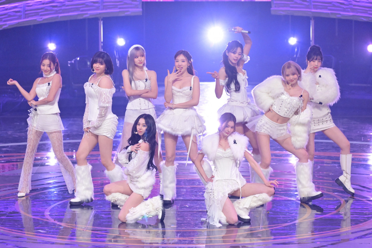 コンプ複数！ 紅白生写真2 第1回 LIVEクリエイター紅白歌合戦 | GMOグローバルスタジオ