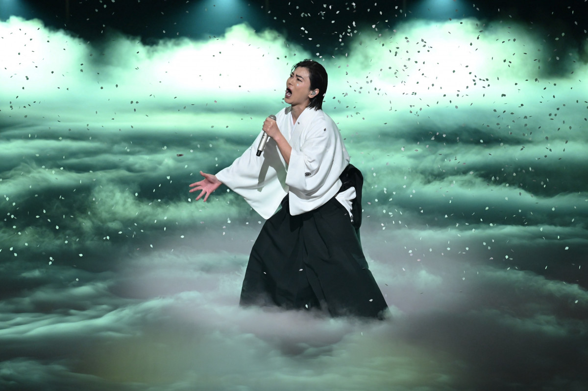 画像・写真 | 氷川きよし『紅白』2年ぶり復活 王道の袴姿で演歌「白雲