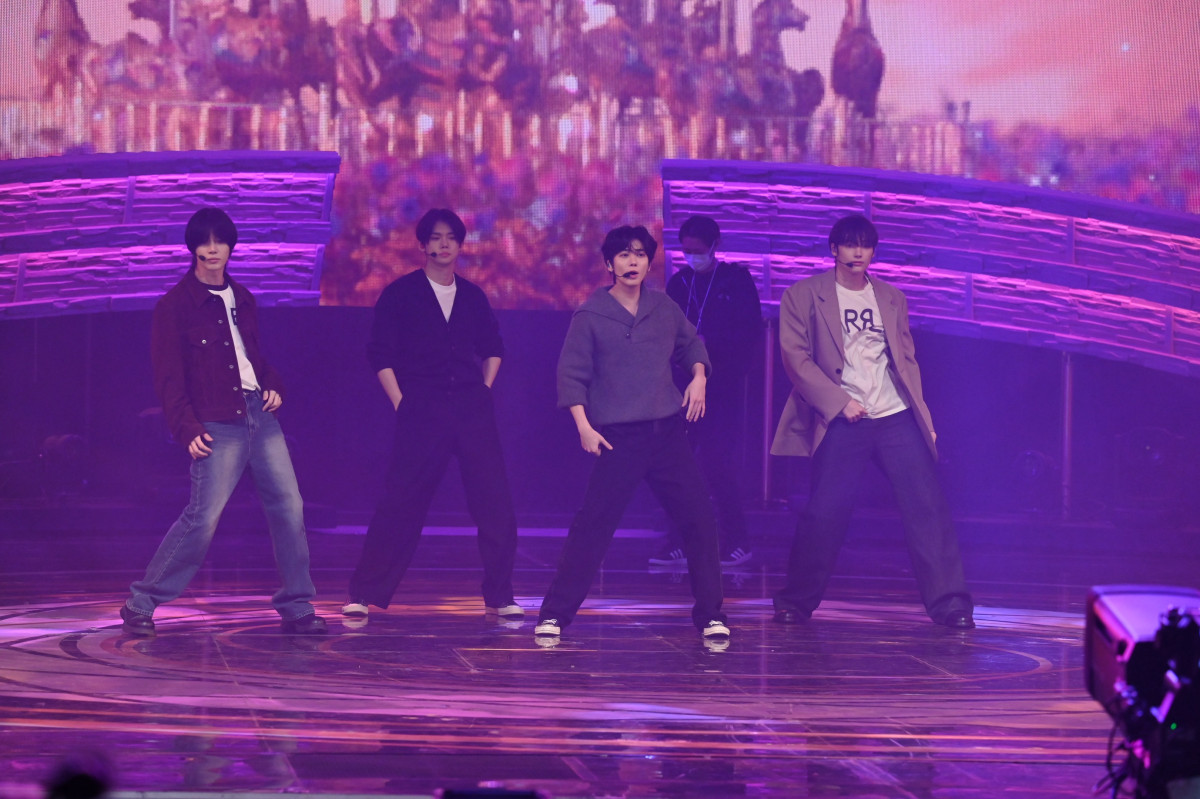 w75NHKg̍xn[TɎQTOMORROW X TOGETHER(C)NHK 