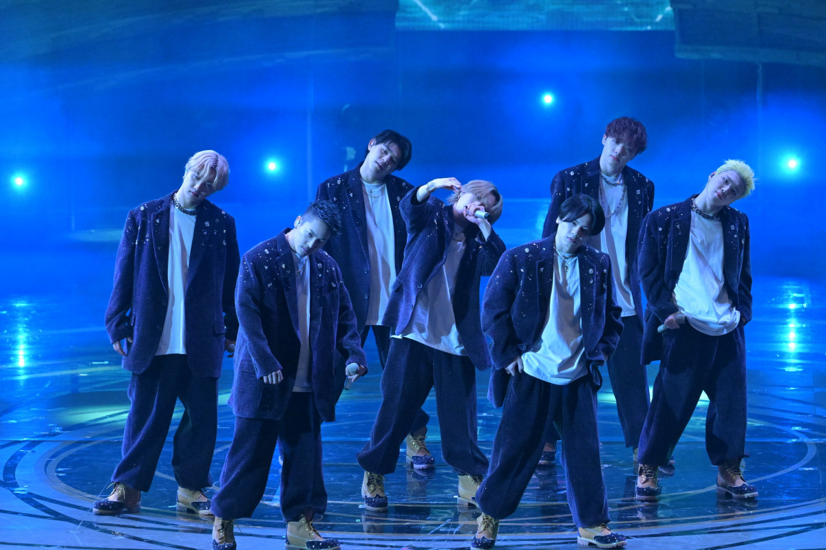 w75NHKg̍xɏoꂵBE:FIRST (C)NHK 