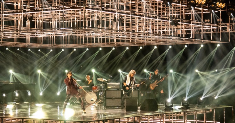 紅白】B'z、特大サプライズにネット歓喜「NHKの本気を見た」「今年の