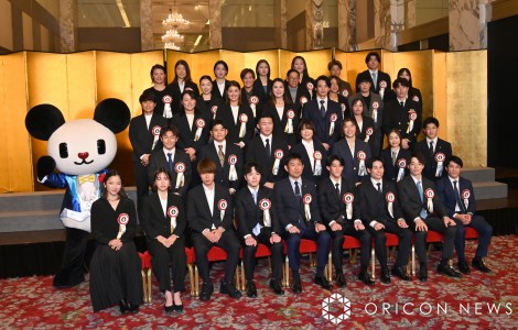 �w��58��e���r�����r�b�O�X�|�[�c�ܕ\�����x�̖͗l �iC�jORICON NewS inc. 