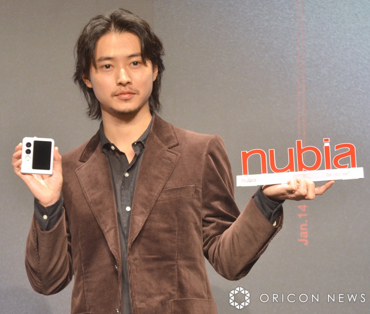 山崎賢人、2025年の野望は海外の名所めぐり セドナ、ウユニ塩湖と続々