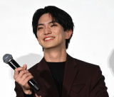 fwO]Epxqbg畑䂠ɓoꂵA! groupEǋK (C)ORICON NewS inc. 