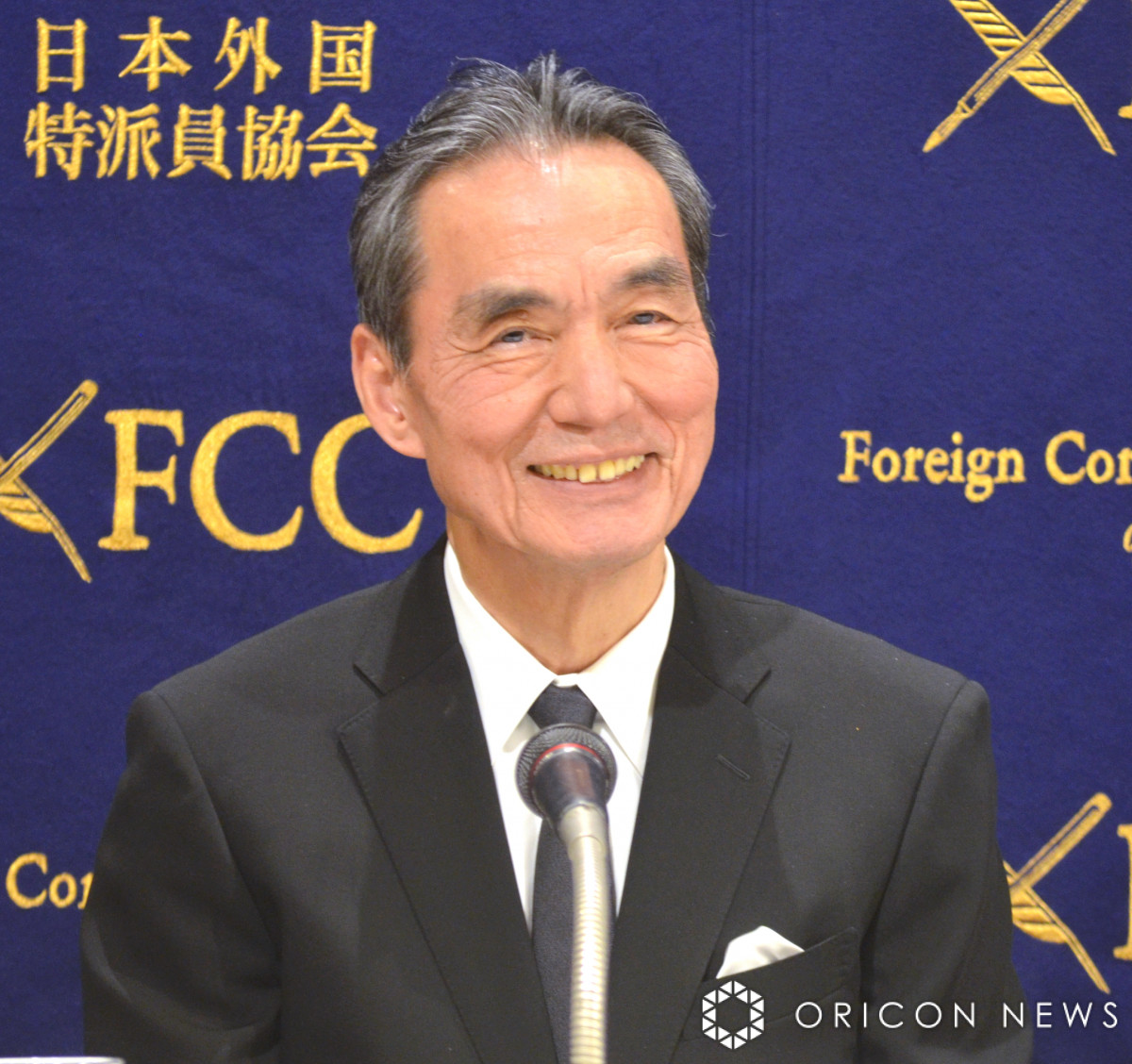 長塚京三「破顔」帯付　稀代の知性派俳優の傑作コラム集 長塚京三「破顔」帯付 稀代の知性派俳優の傑作コラム集 破顔
