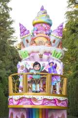 wfBYj[Epp[Ux̑3ew@lỹXEB[cE|bvE[hx̃V[wCbcEAEXEB[ct^C!x(C)Disney 