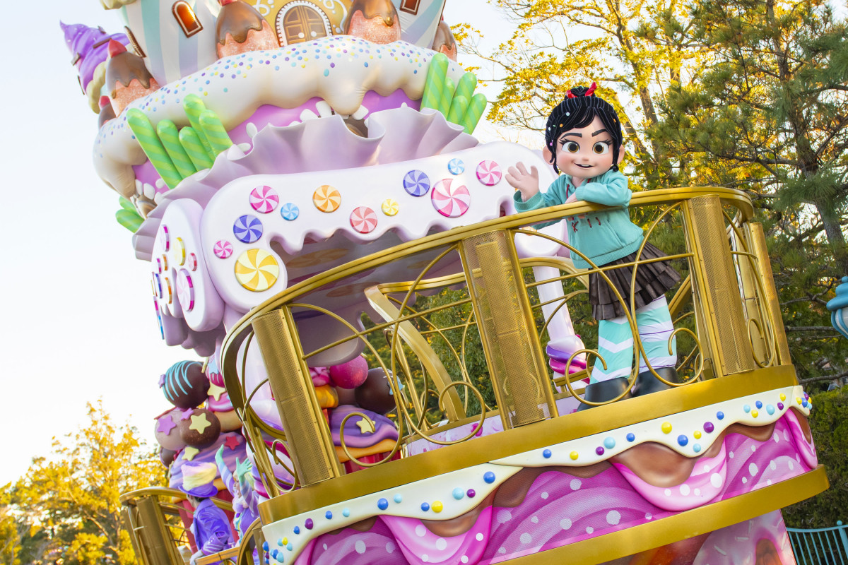 wfBYj[Epp[Ux̑3ew@lỹXEB[cE|bvE[hx̃V[wCbcEAEXEB[ct^C!x(C)Disney 