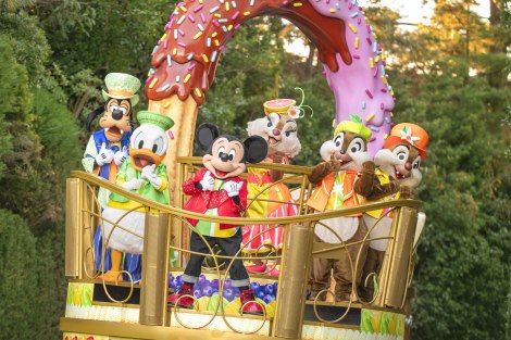 『ディズニー・パルパルーザ』の第3弾『ヴァネロペのスウィーツ・ポップ・ワールド』のショー『イッツ・ア・スウィーツフルタイム！』（C）Disney 