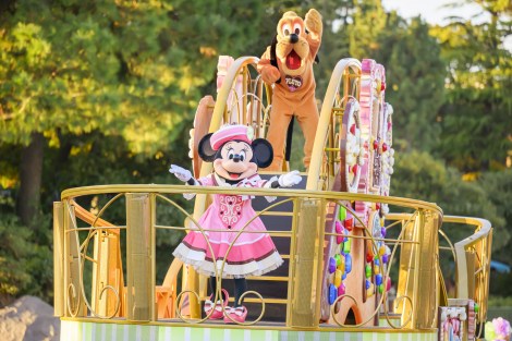 『ディズニー・パルパルーザ』の第3弾『ヴァネロペのスウィーツ・ポップ・ワールド』のショー『イッツ・ア・スウィーツフルタイム！』（C）Disney 