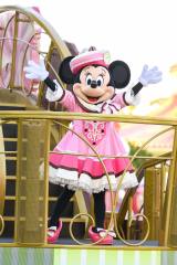 wfBYj[Epp[Ux̑3ew@lỹXEB[cE|bvE[hx̃V[wCbcEAEXEB[ct^C!x(C)Disney 