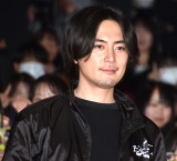 �ϑ����ēo�ꂵ���ԋ{�ˑ��N���f��w�A���_�[�j���W���x���Z�����莎�ʉ� �iC�jORICON NewS inc. 