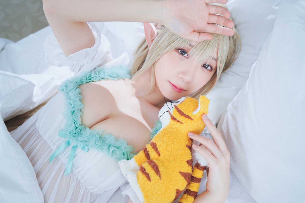 ﾓﾛ見え　コスプレ 
