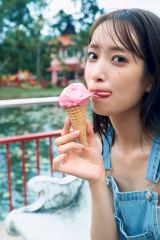 日向坂46佐々木久美、29歳の誕生日に記念生配信 純白ワンピ姿の1st写真