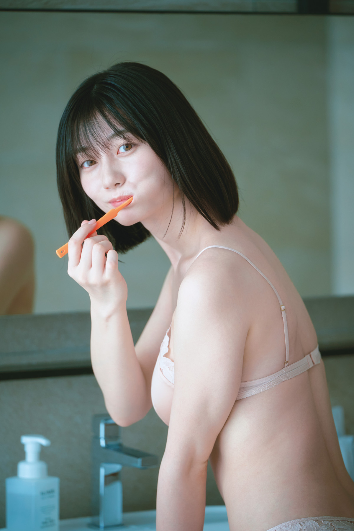 画像・写真 | 身長170センチ・瀬戸環奈、圧巻の美ボディ “セトカン旋風”止まらず 未公開カット公開 3枚目