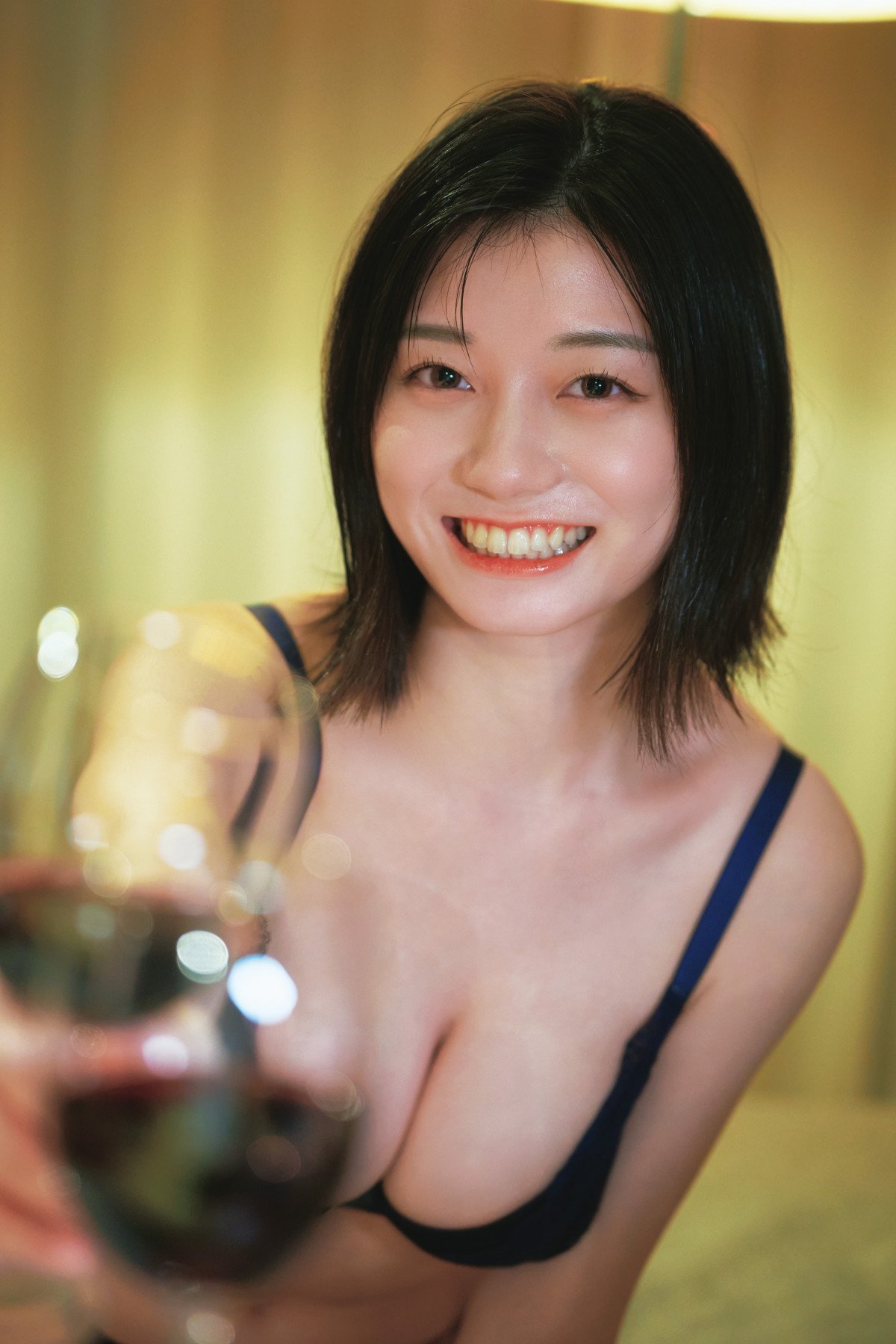 画像・写真 | 身長170センチ・瀬戸環奈、圧巻の美ボディ “セトカン旋風”止まらず 未公開カット公開 4枚目