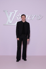 CEBg 2025H~YERNV V[ɗꂵJE^[i[(C)LOUIS VUITTON 
