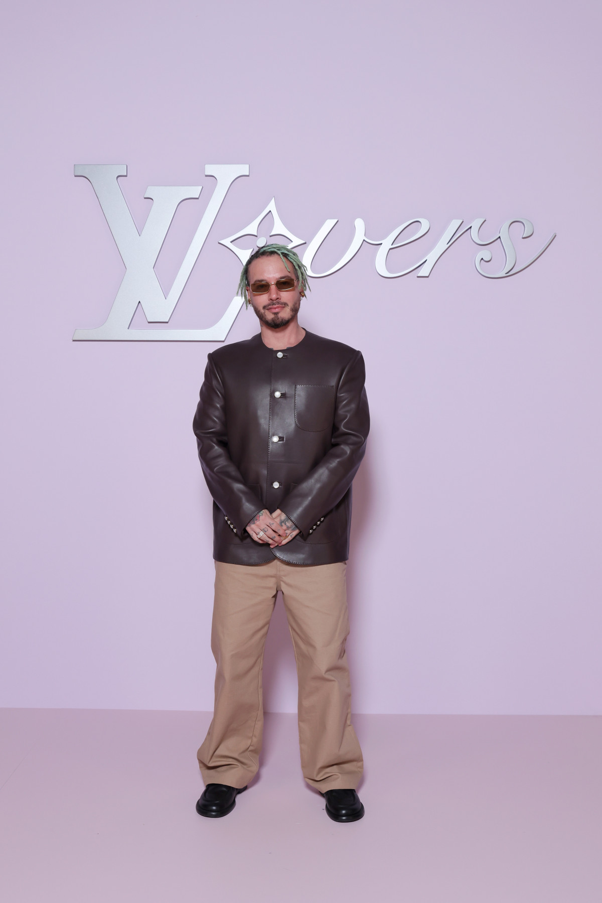 CEBg 2025H~YERNV V[ɗꂵJ.oB (C)LOUIS VUITTON 