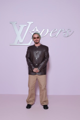 CEBg 2025H~YERNV V[ɗꂵJ.oB (C)LOUIS VUITTON 