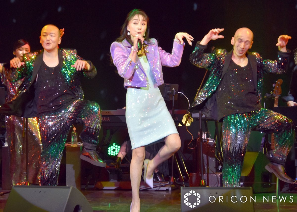 浅野ゆう子、芸歴50周年で記念ライブ 40年振りの新曲披露 | オリコン