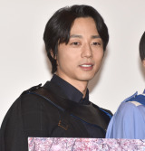 fwʃC_[Kb`[h GRADUATIONS/zbp[1̂͂₷݁xIfɓodFؗl (C)ORICON NewS inc. 