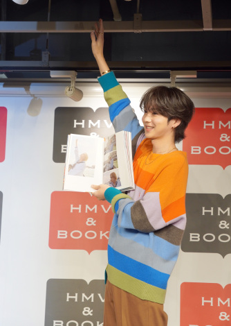 画像・写真 | 吉野北人、セーラー服で名作映画オマージュ「喜びが顔に