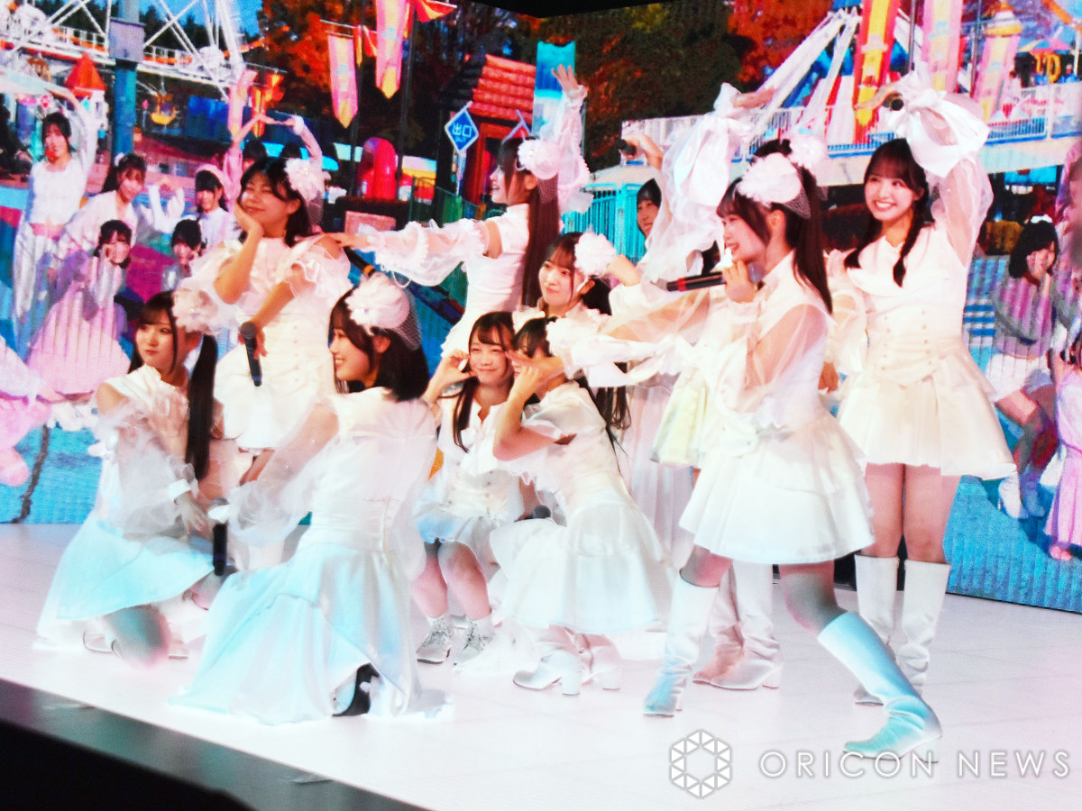 AowႢȂxW[fr[LOCxgɓoꂵȃAC{[ (C)ORICON NewS inc. 