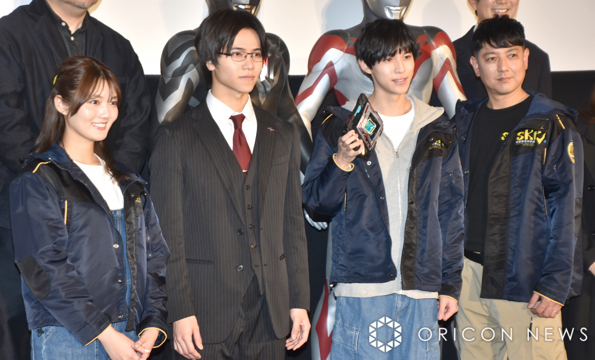 fwEg}A[N THE MOVIE 匈!ƈł̃A[Nx̊I䂠ɏoȂ()JʕAcA˒˗LPAN(C)ORICON NewS inc. 