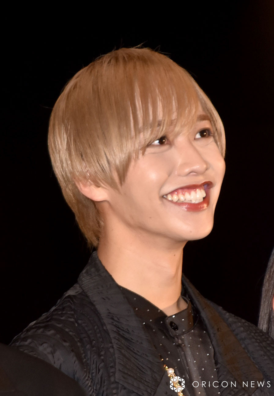 IMP.松井奏、ワントーン上げた声でトーク 英勉監督がツッコミ「好感度