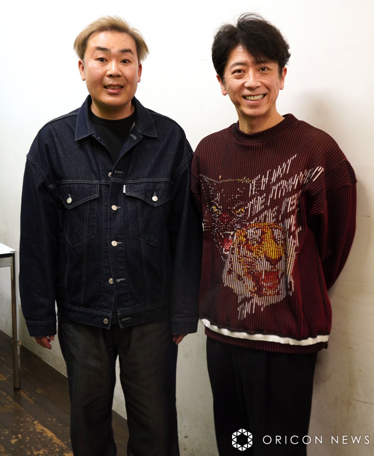人気ブランドからコーディネートを探す フットボールアワー、15年ぶりの単独ライブのビジュアルは2人の 印刷物