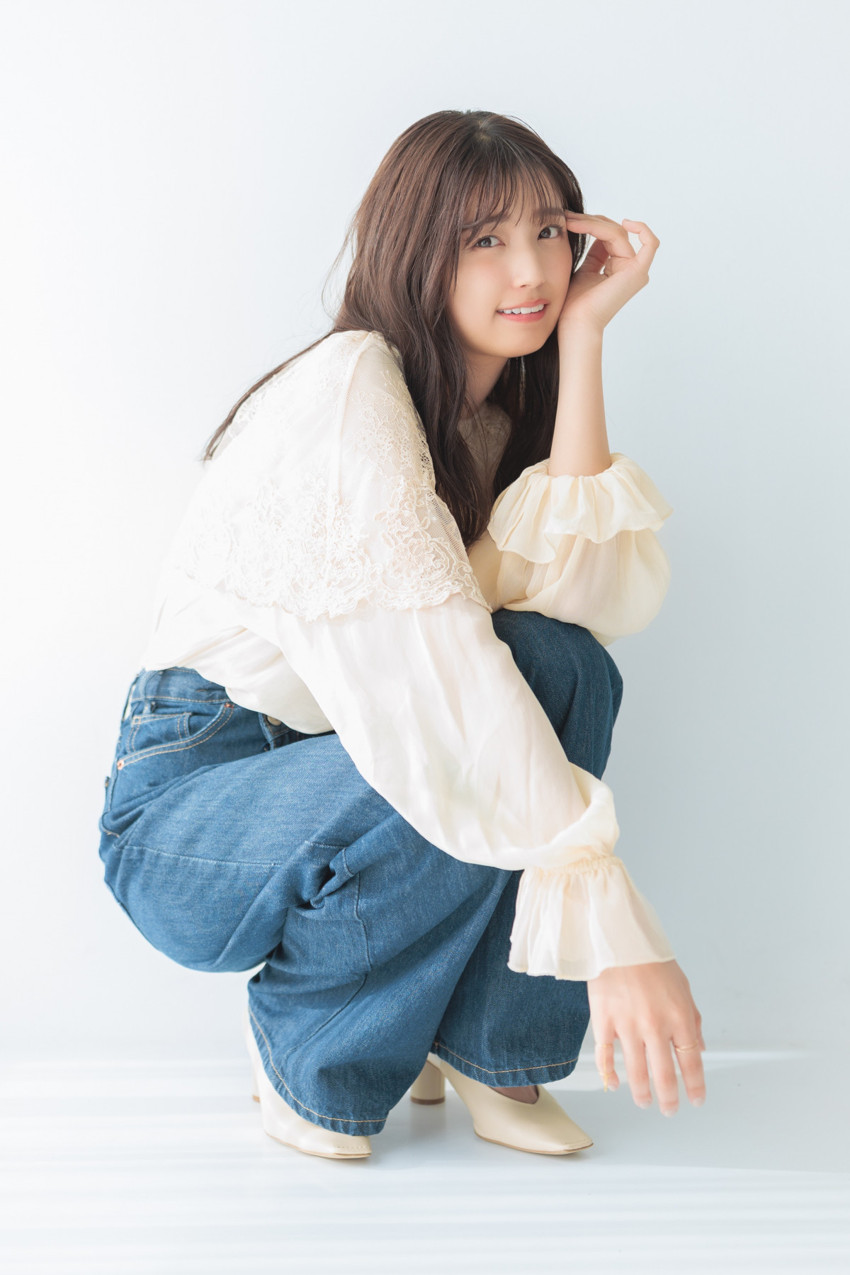 五百城茉央 ニット×ロングデニムスカート チュウ 私服 乃木坂46