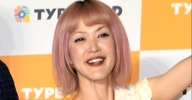 松嶋尚美、11歳長女の近影披露 笑顔でピース「可愛い」「大きくなったね」「お父さん似かな」