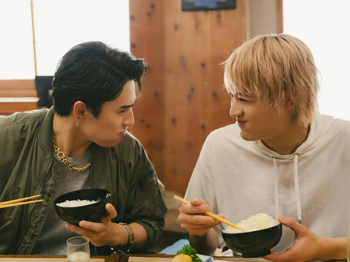 上村謙信 関哲汰 フォトグレイ 上村謙信＆関哲汰、仲良し＆シリアスな“ニコイチ”場面写真公開