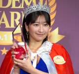 FRIDAYn40thLOwOf~[ܔ\E܃Zj[xɓoꂵ|˓ (C)ORICON NewS inc. 