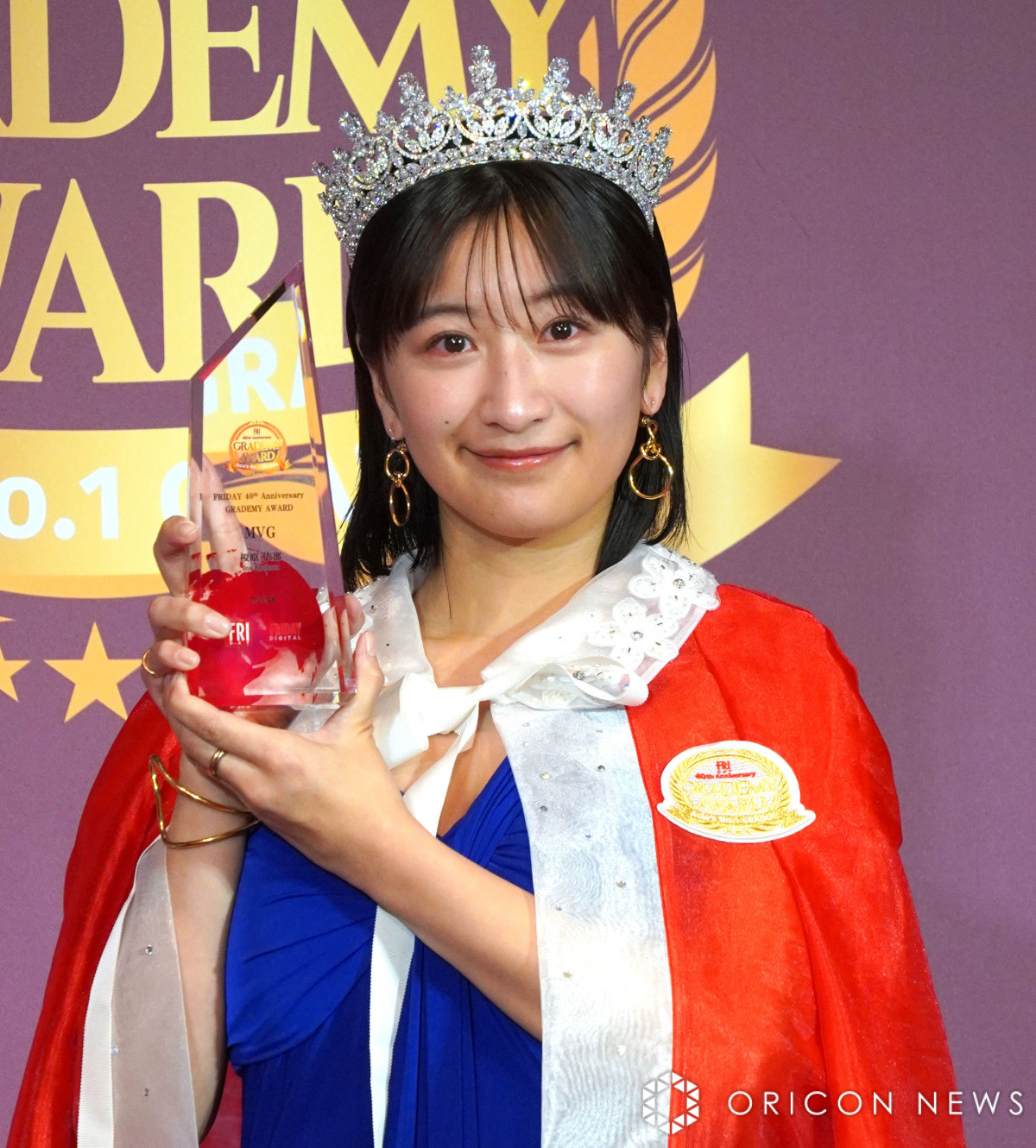 FRIDAYn40thLOwOf~[ܔ\E܃Zj[xɓoꂵ|˓ (C)ORICON NewS inc. 