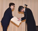 w67u[{܁x܎ɏoȂRnؖ(E) (C)ORICON NewS inc. 