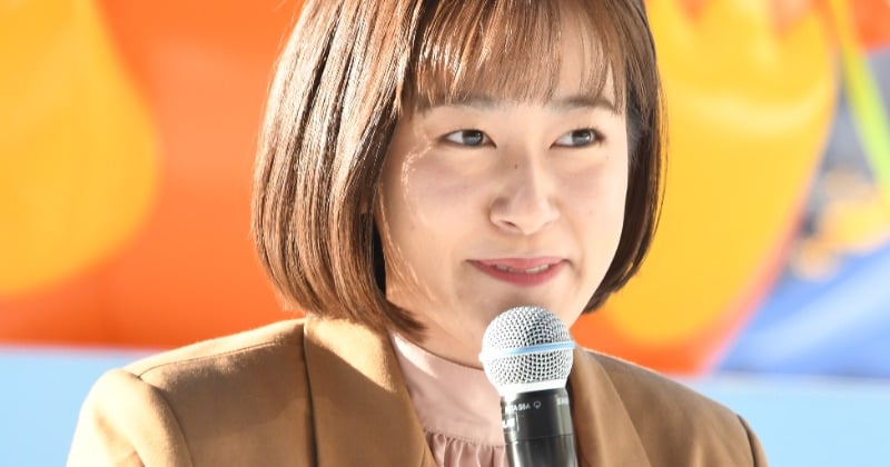 MBS前田春香アナ、大阪・天四で眼鏡姿のオフショット「イメージ変わりました」「めっちゃ似合ってて可愛い」