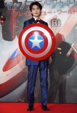 �f��w�L���v�e���E�A�����J:�u���C�u�E�j���[�E���[���h�x�W���p���v���~�A �t�H�g�R�[���ɓo�d�������_�� (C)ORICON NewS inc. 