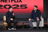 Netflix���C���i�b�v�Љ�C�x���g�uNext on Netflix 2025�v��Netflix�f��w�V�����唚�j�x�̃v���[���e�[�V�������s���������P�G�v���f���[�T�[�A����^�k�ē� 