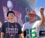 �w�I�[�h���[��NFL��y���x�X�[�p�[�{�E��5�N�Ԃ茻�n�ϐ�̔鑠�f�� �u�Ղ�̂��Ɓv��2�l��� 